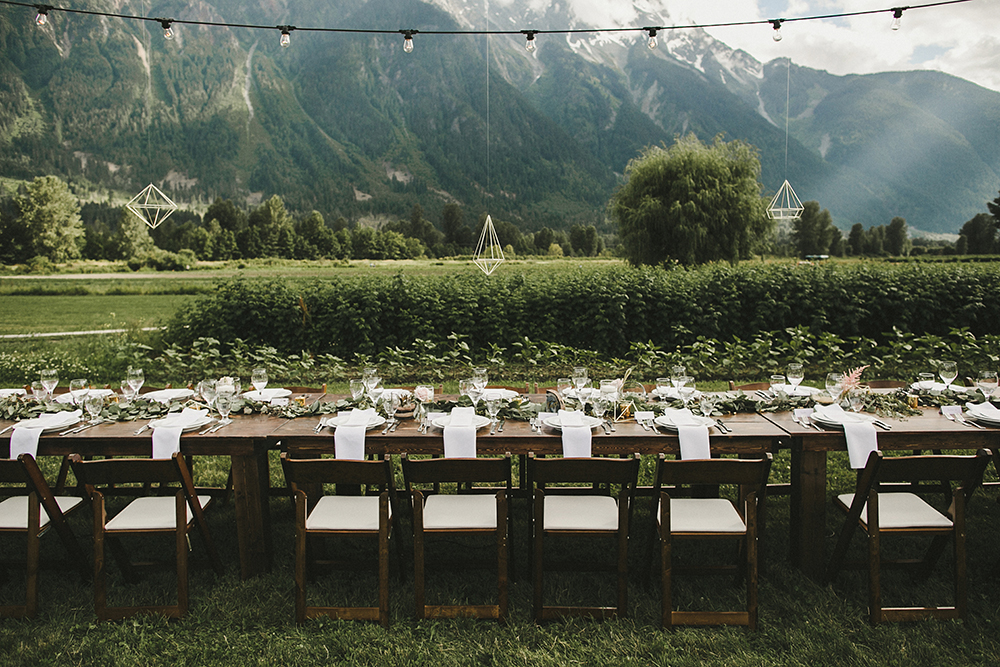 eclectic-boho-wedding-with-charming-rustic-touches-75