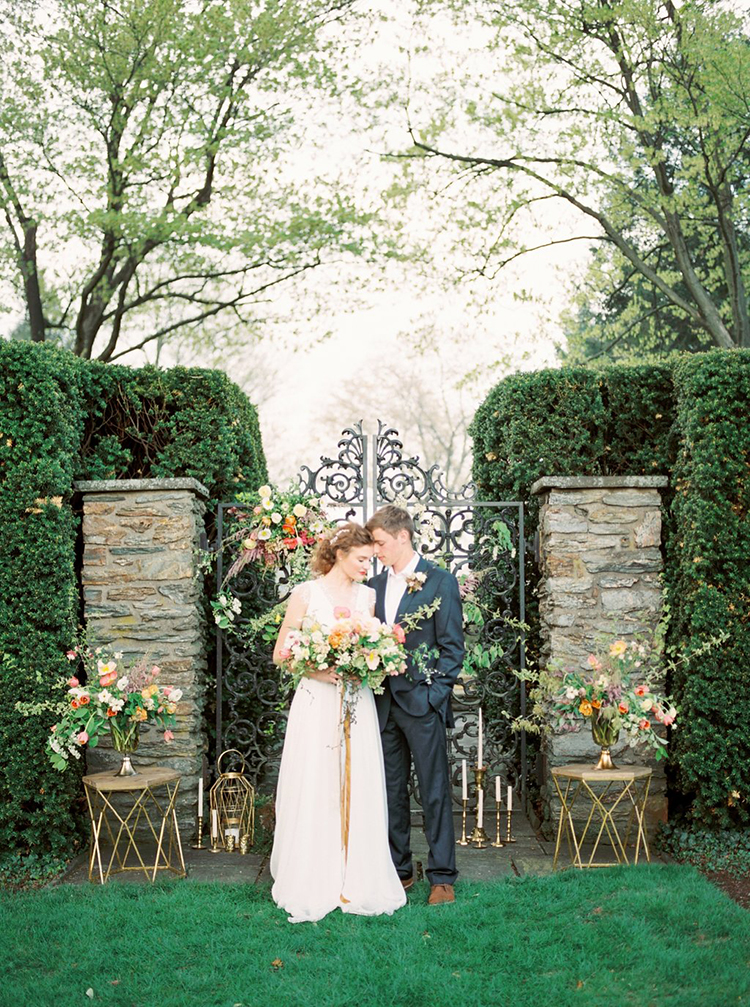 garden-estate-wedding-inspiration-with-delicate-poppies-42 (1)